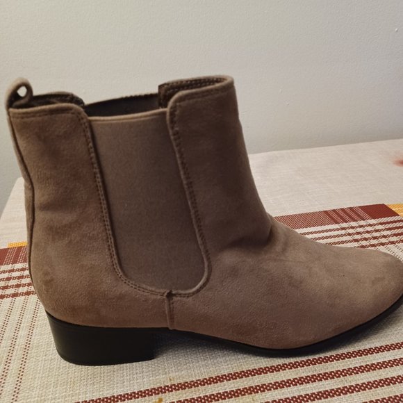 Short Tan Boot - Picture 4 of 5